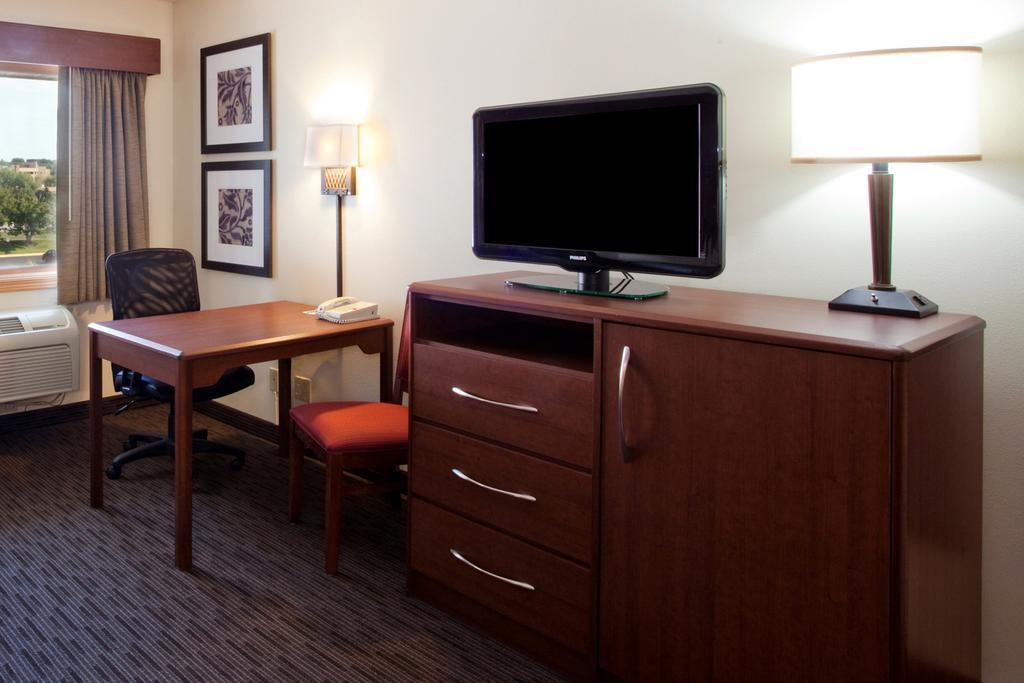 Americinn By Wyndham Algona Стая снимка